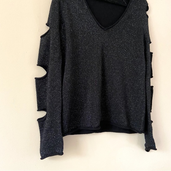 Skull Cashmere• Tyrone Cutout Slit Sleeve Sweater in Black silver - Picture 2 of 13